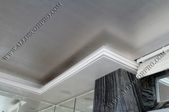 Потолок декорированный поталью и венецианской штукатуркой