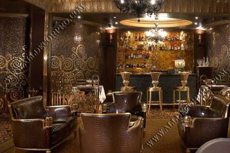 Декорированная фарфоровым лаком лепнина