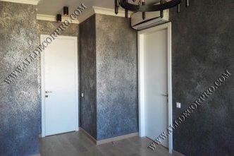 Стены декорированные металлизированным декоративным покрытием