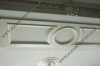 Лепнина декорированная перламутрами и поталью