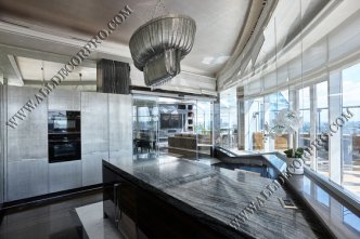 Потолок декорированный поталью и венецианской штукатуркой