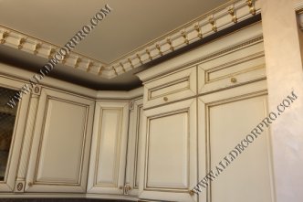 Гипсовая лепнина позолоченная поталью