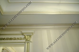 Лепнина декорированная перламутрами и поталью