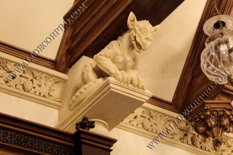 Декорированная лепнина имитирующая дерево и камень