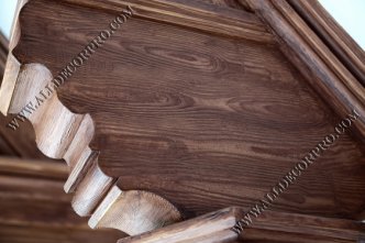 Декорированная лепнина имитирующая дерево и камень