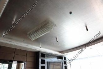 Потолок декорированный поталью и венецианской штукатуркой