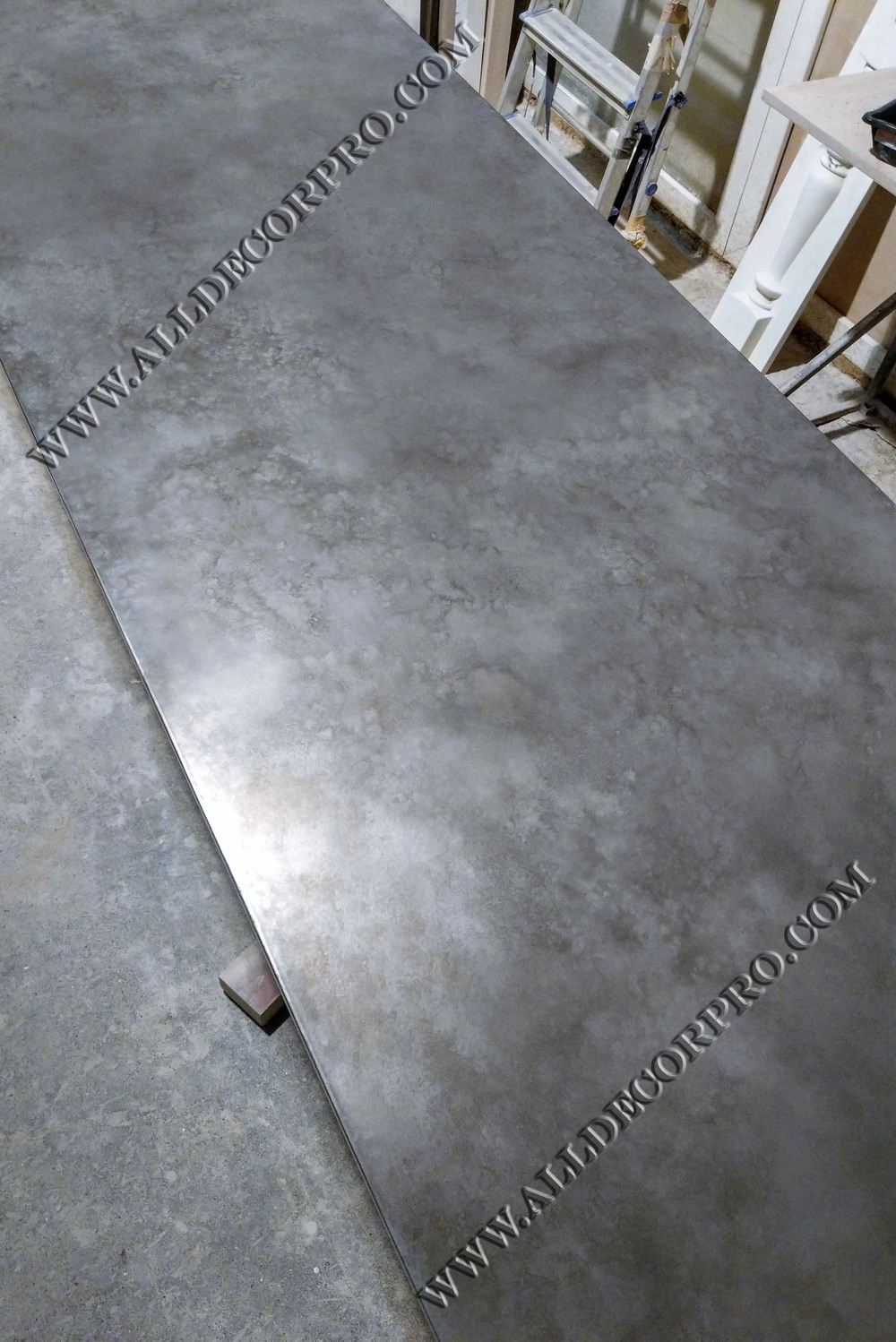 Фасад кухни металлизированный жидким металлом Metallhaut с эффектом патинированного алюминия