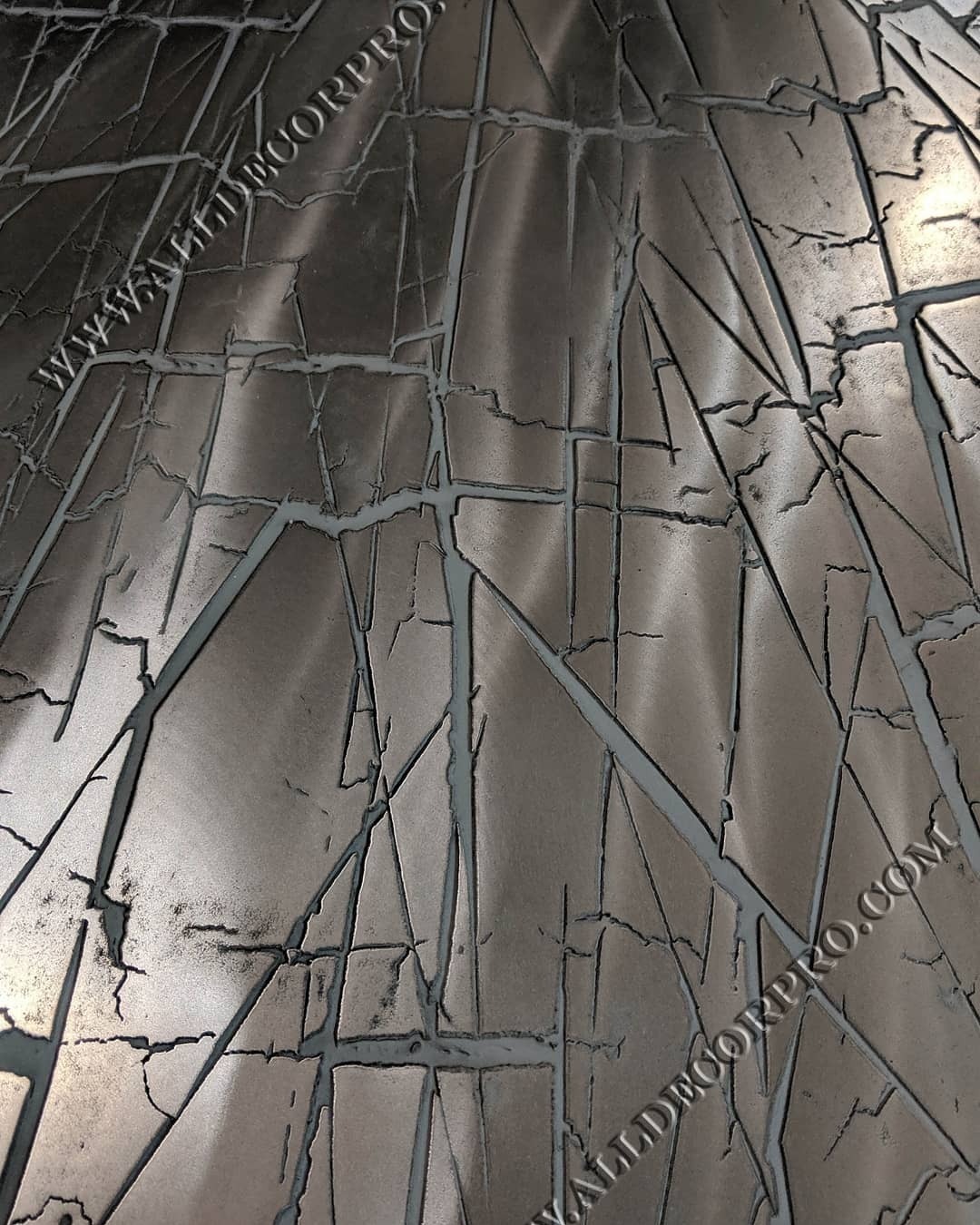 Образцы декоративного покрытия жидкий металл Metallhaut с эффектом трещин