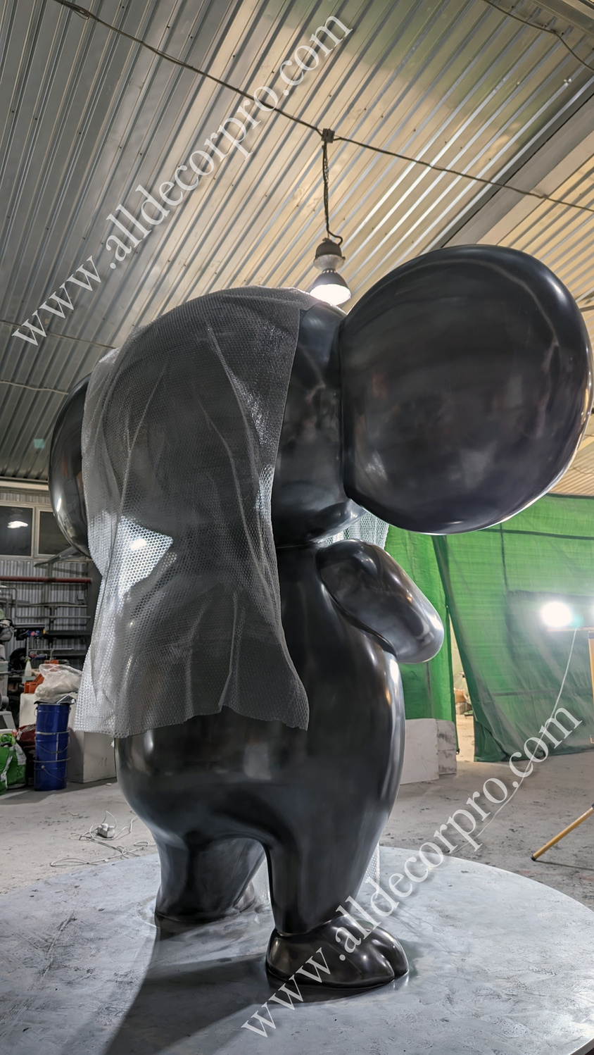 Скульптура Чебурашки металлизированная жидким металлом PRO-METAL