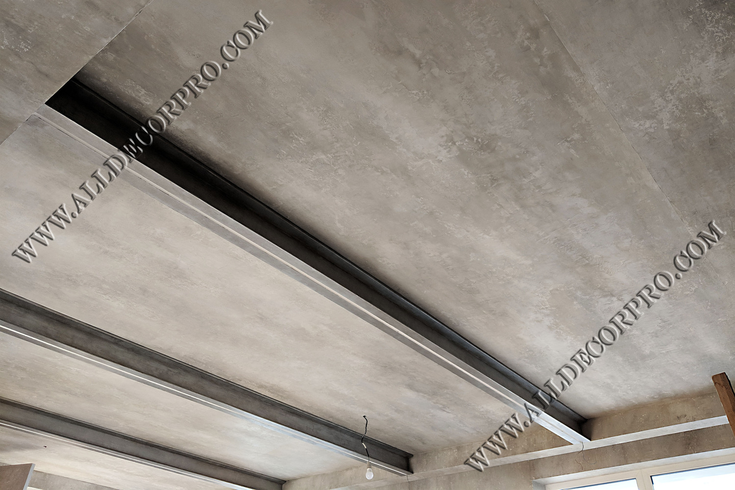Потолок декорированный микробетоном Decorazza "Art beton"