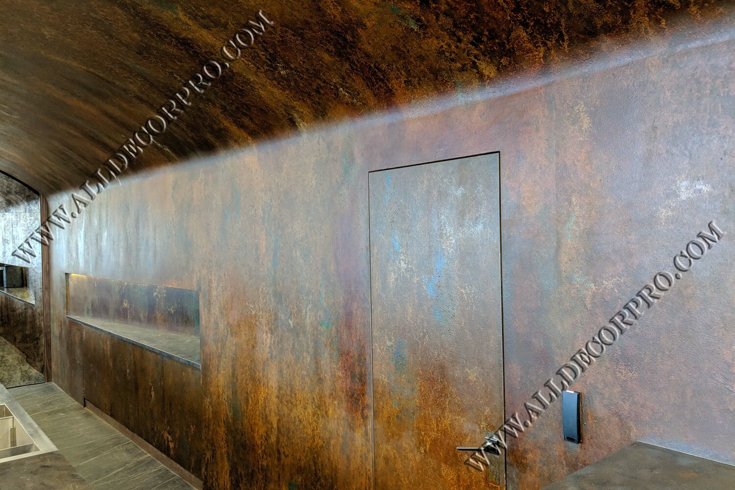 Стена декорированные системой с эффектом ржавчины