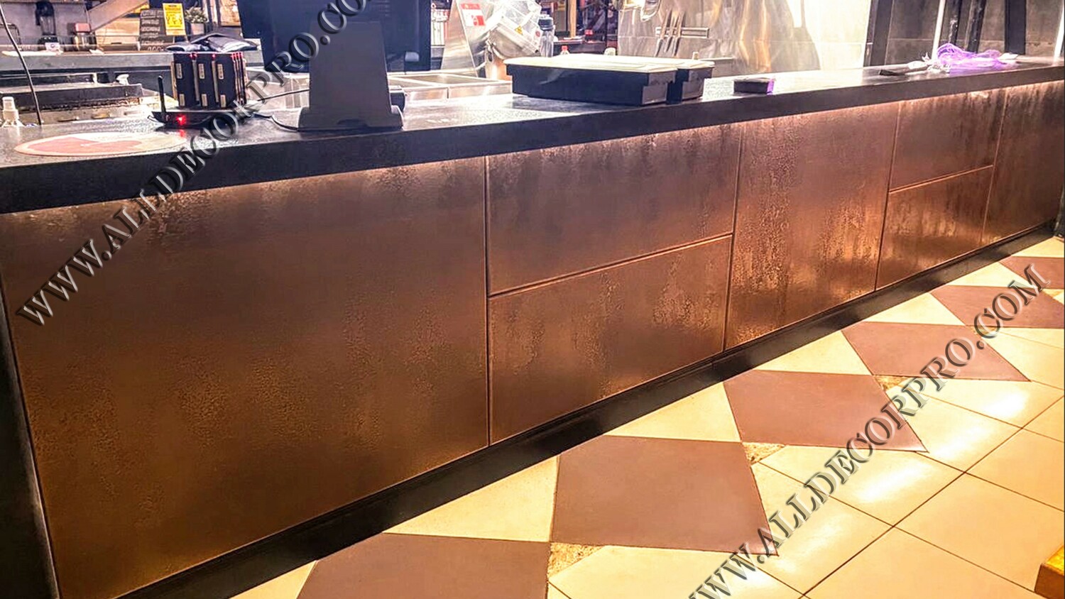 Барная стойка металлизированная фактурным жидким металлом PRO-METAL