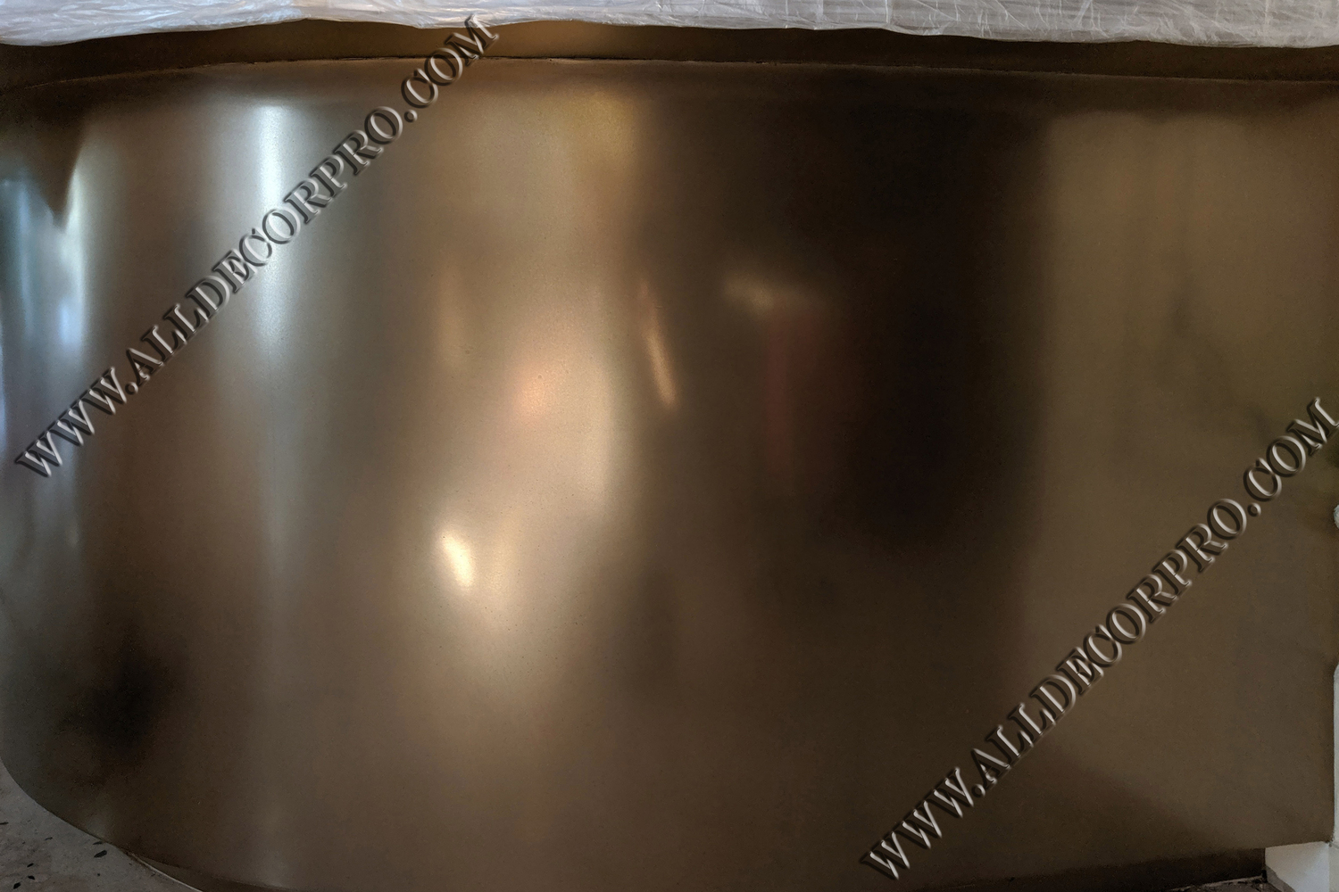 Барная стойка металлизированная жидким металлом Metallhaut с эффектом полированной латуни